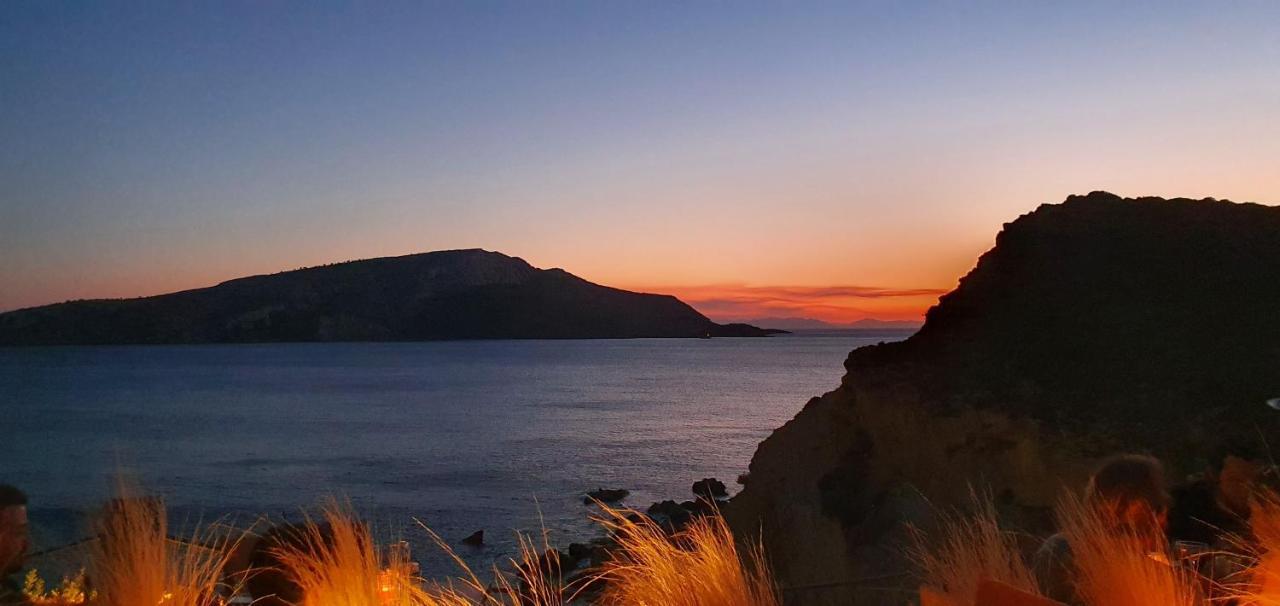 Sea & Mountain Apartment Close To Port And City Lávrion Buitenkant foto