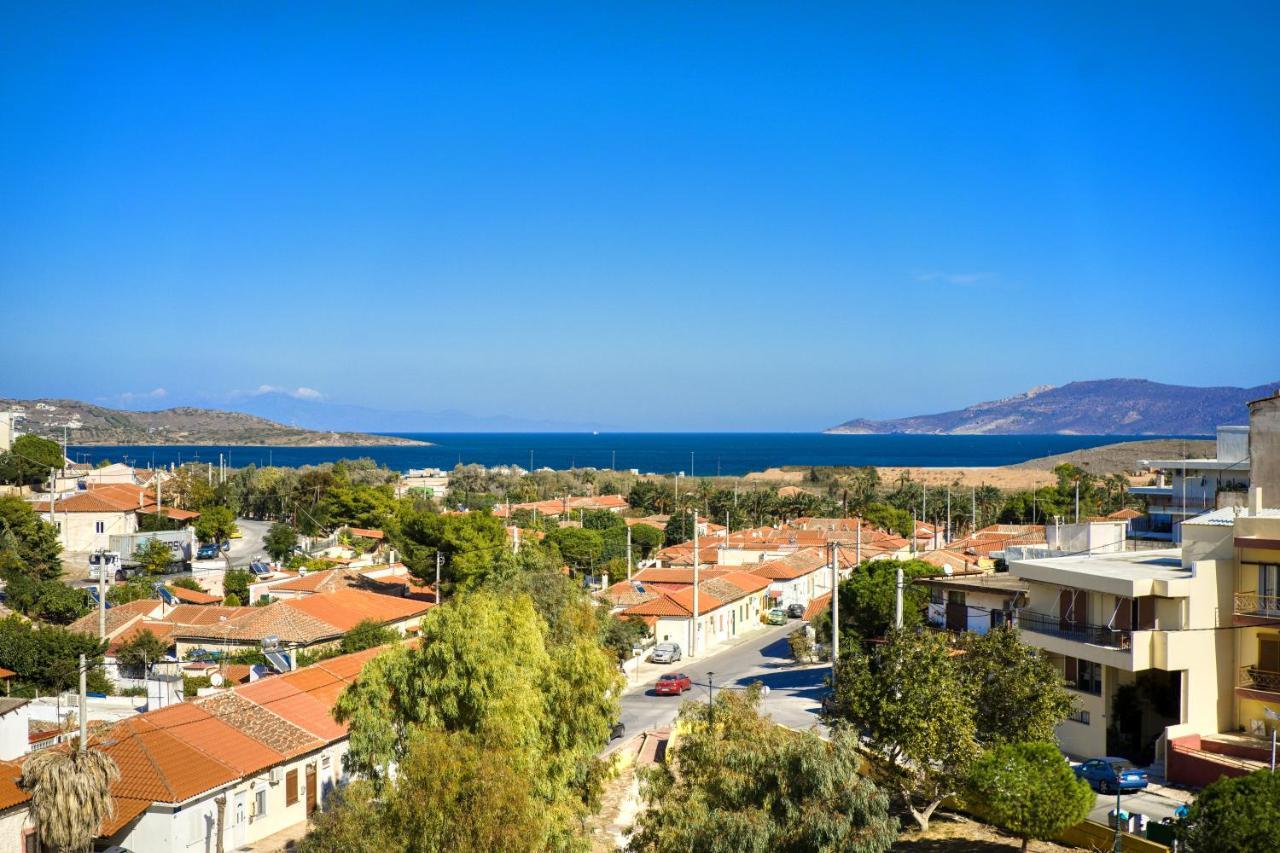Sea & Mountain Apartment Close To Port And City Lávrion Buitenkant foto