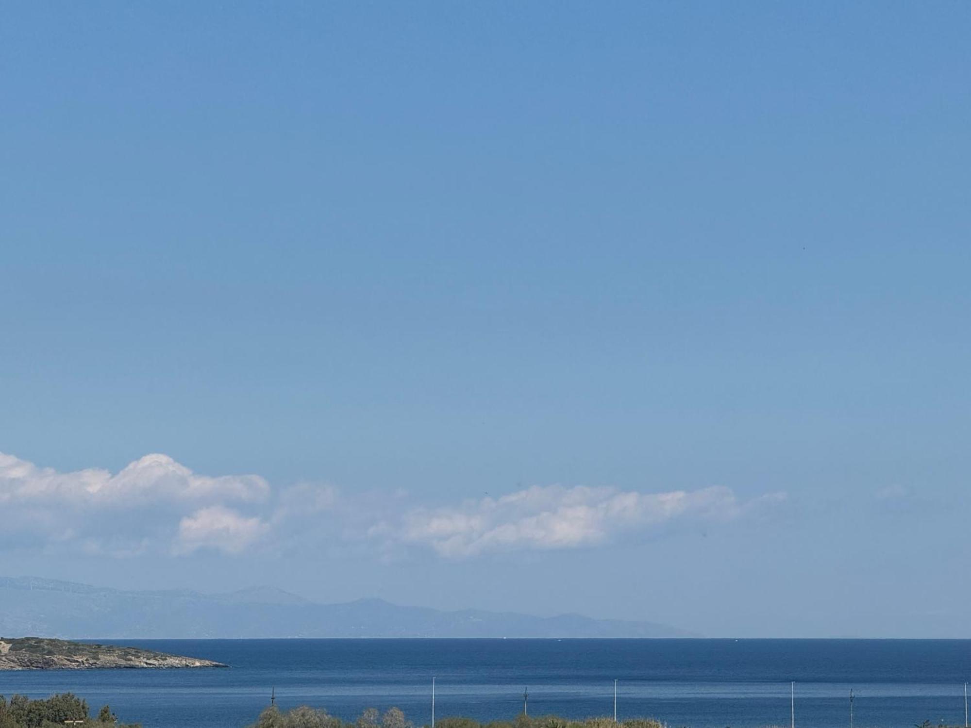 Sea & Mountain Apartment Close To Port And City Lávrion Buitenkant foto