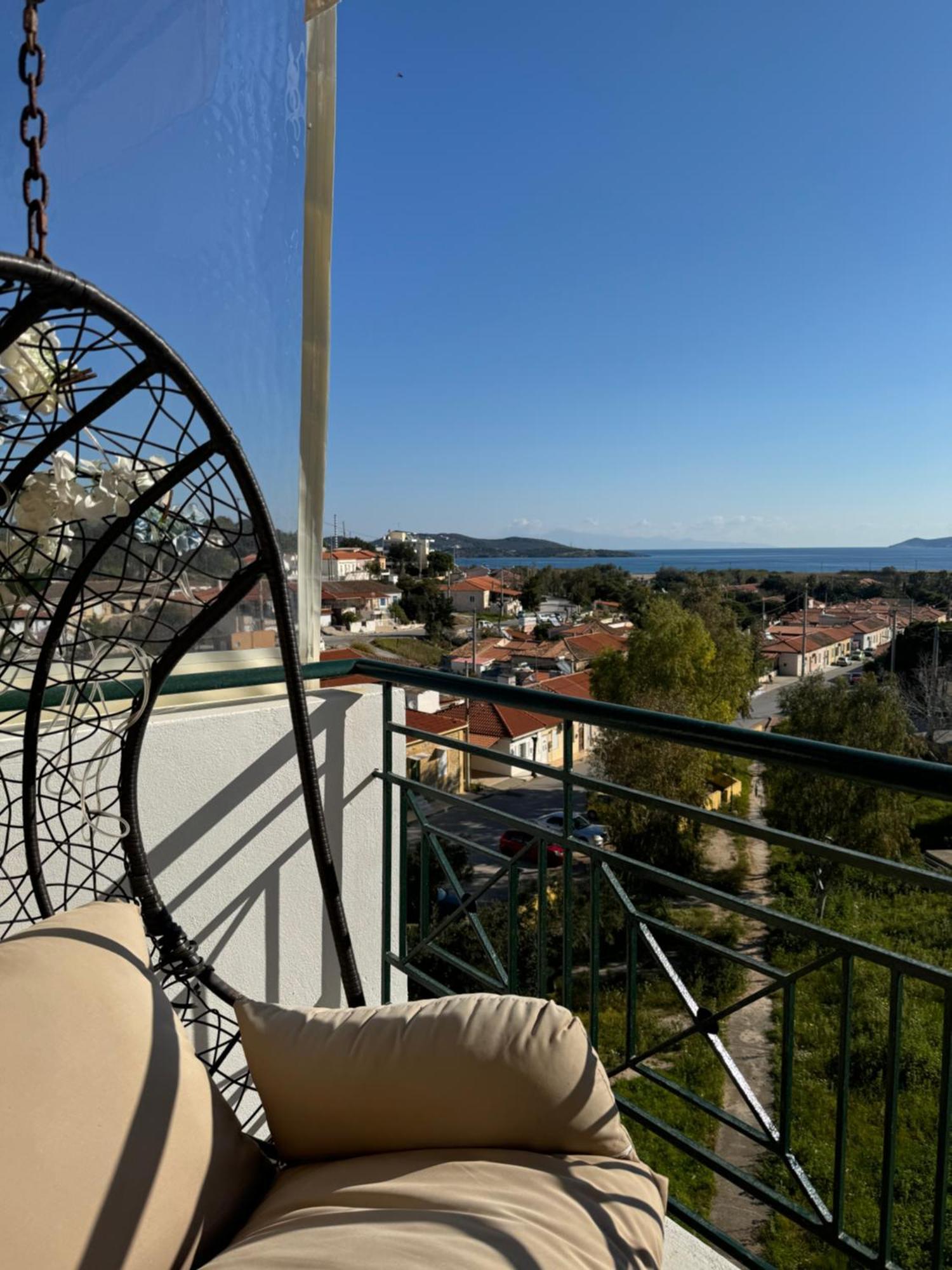 Sea & Mountain Apartment Close To Port And City Lávrion Buitenkant foto