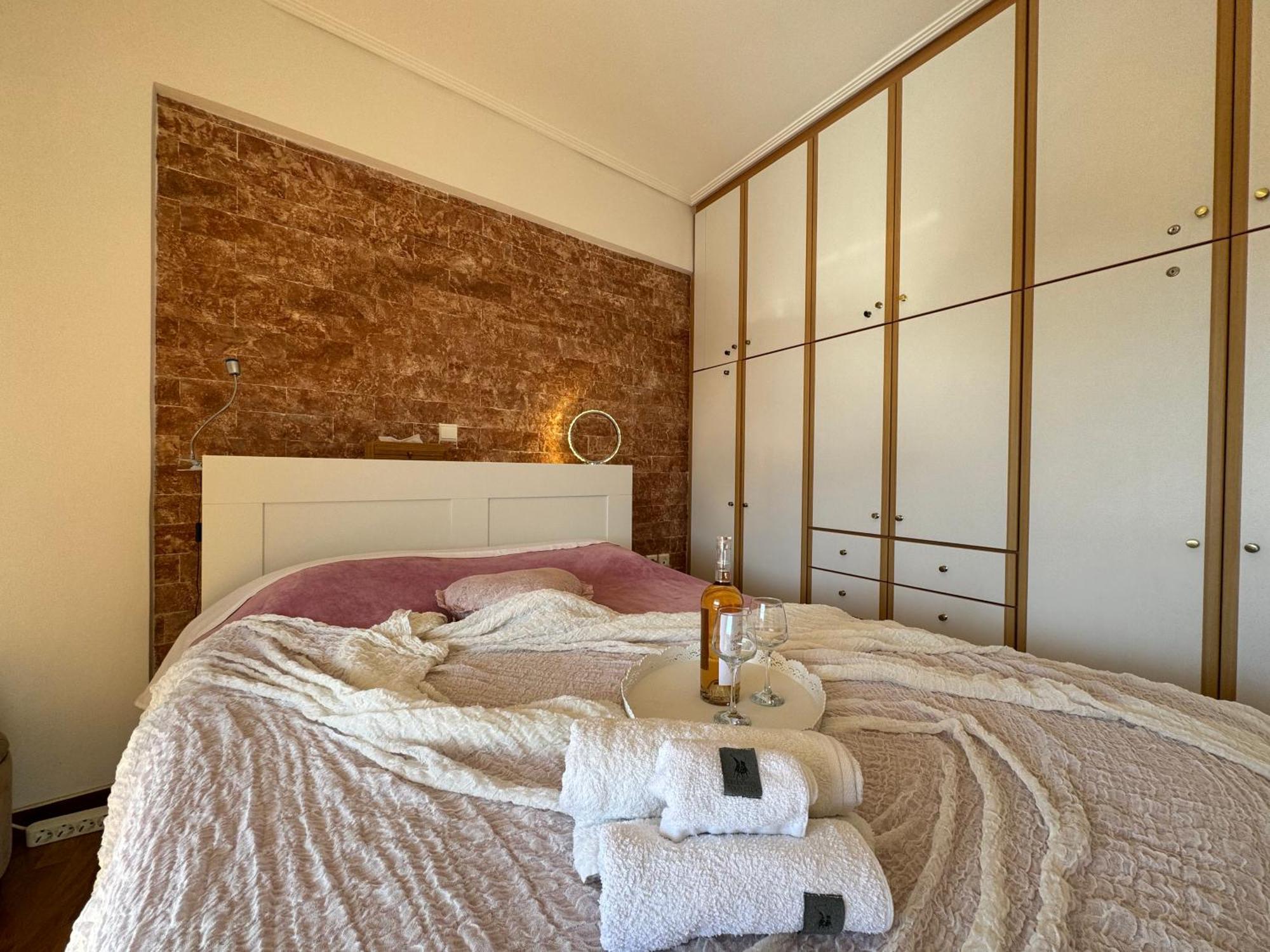 Sea & Mountain Apartment Close To Port And City Lávrion Buitenkant foto