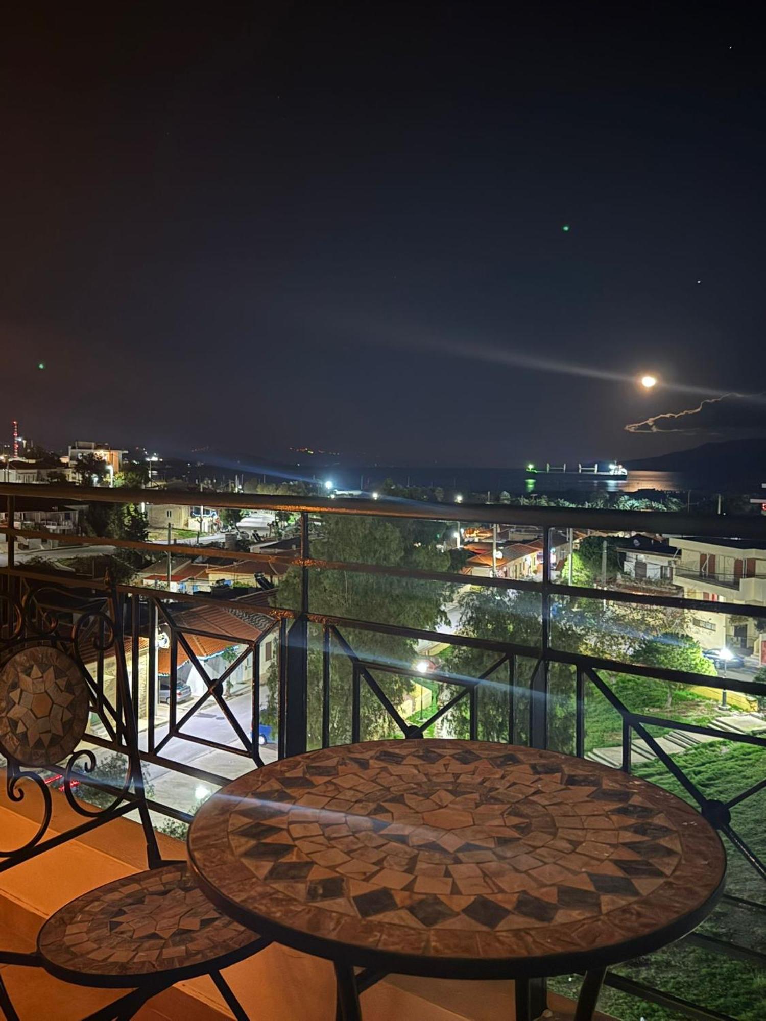Sea & Mountain Apartment Close To Port And City Lávrion Buitenkant foto